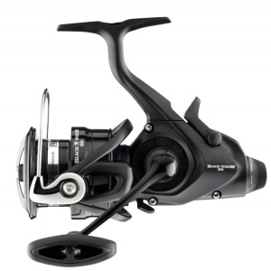 Daiwa naviják 19 black widow br lt 3000