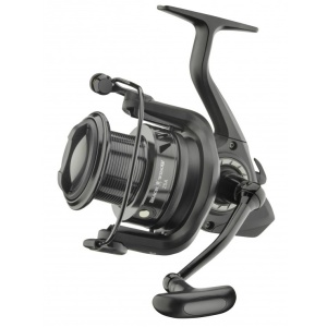 Daiwa naviják black widow 25 a